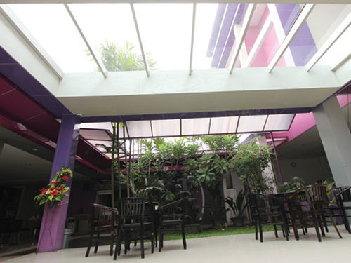 Отель Twin Star Surakarta  Экстерьер фото